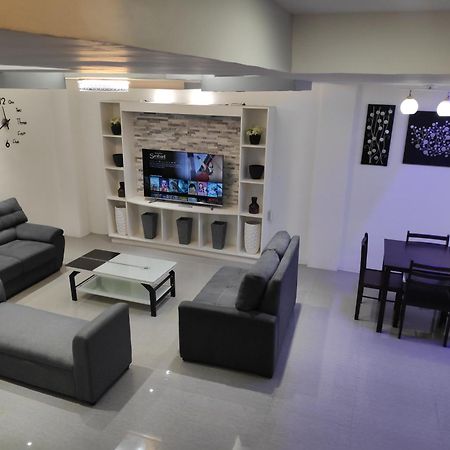 Tagaytay Staycation By Naya And Darla W Free Swimming Pool, Wifi & Netflix Tagaytay City Esterno foto