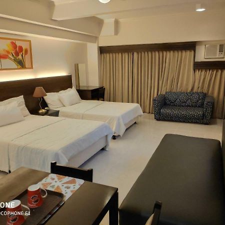 Tagaytay Staycation By Naya And Darla W Free Swimming Pool, Wifi & Netflix Tagaytay City Esterno foto