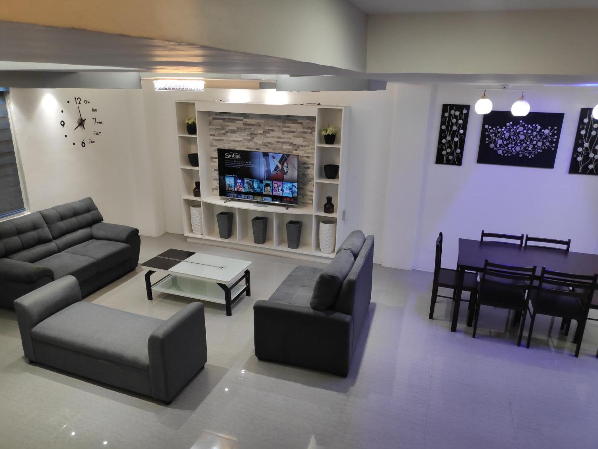 Tagaytay Staycation By Naya And Darla W Free Swimming Pool, Wifi & Netflix Tagaytay City Esterno foto