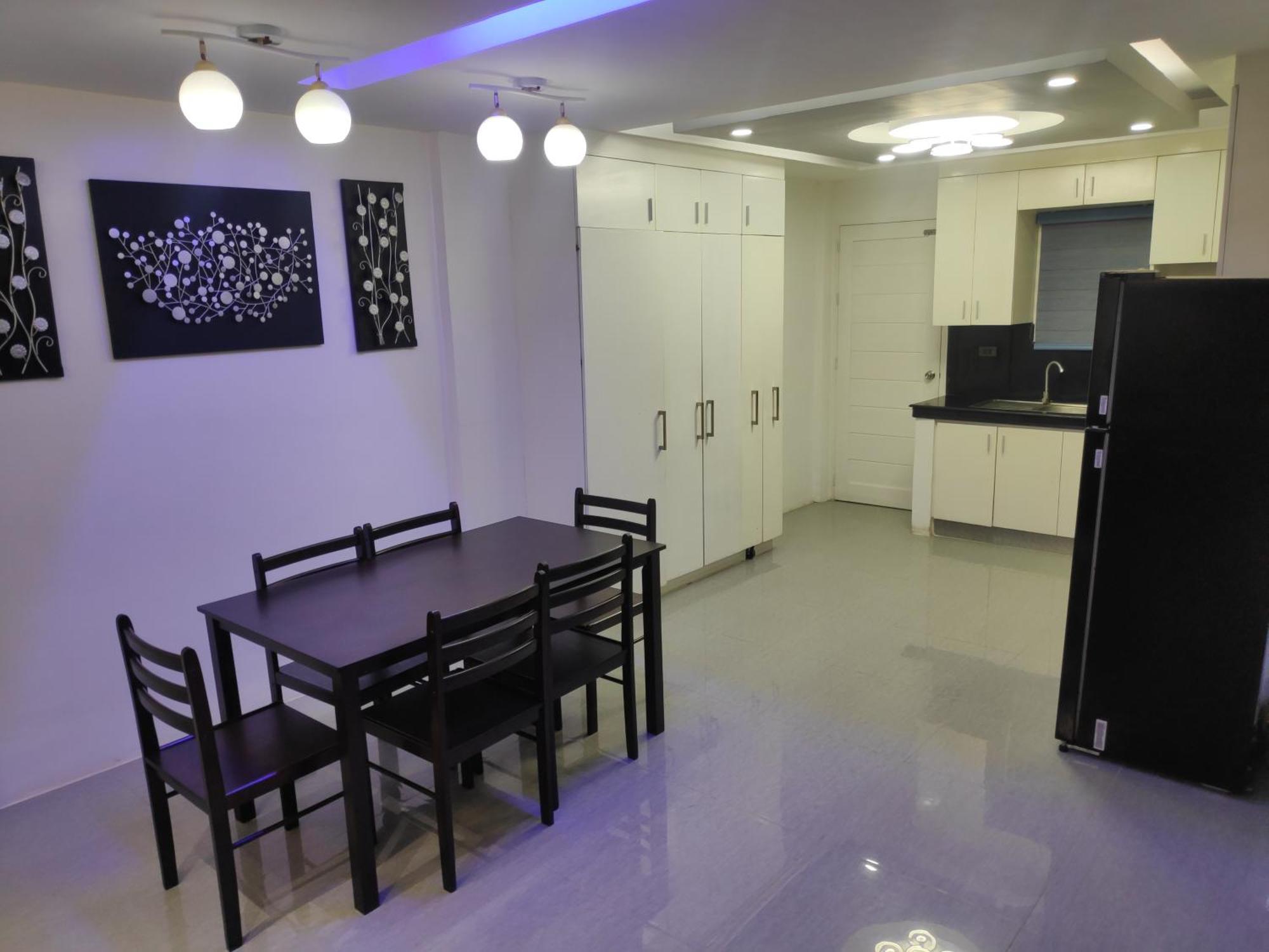 Tagaytay Staycation By Naya And Darla W Free Swimming Pool, Wifi & Netflix Tagaytay City Esterno foto