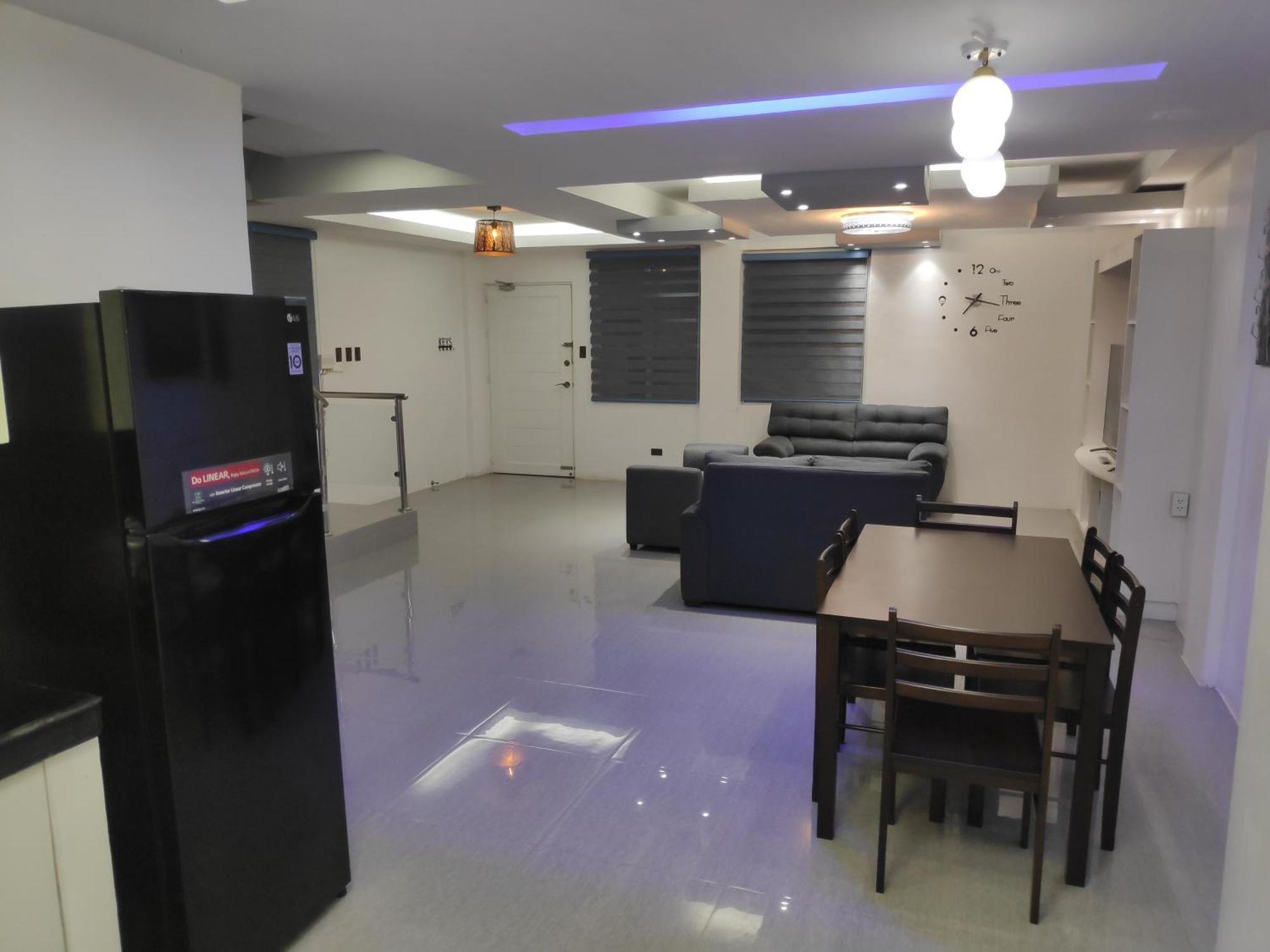 Tagaytay Staycation By Naya And Darla W Free Swimming Pool, Wifi & Netflix Tagaytay City Esterno foto
