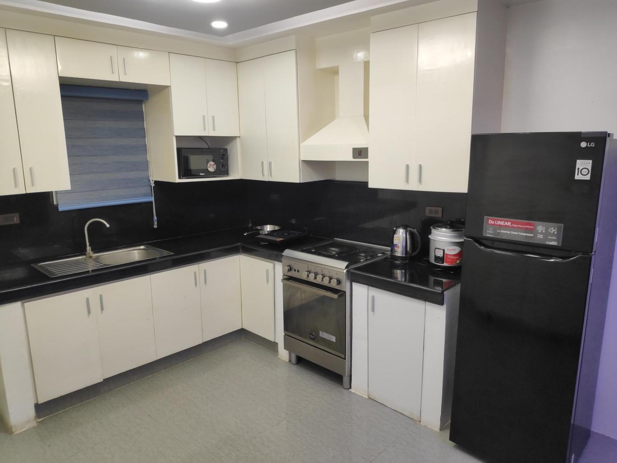 Tagaytay Staycation By Naya And Darla W Free Swimming Pool, Wifi & Netflix Tagaytay City Esterno foto