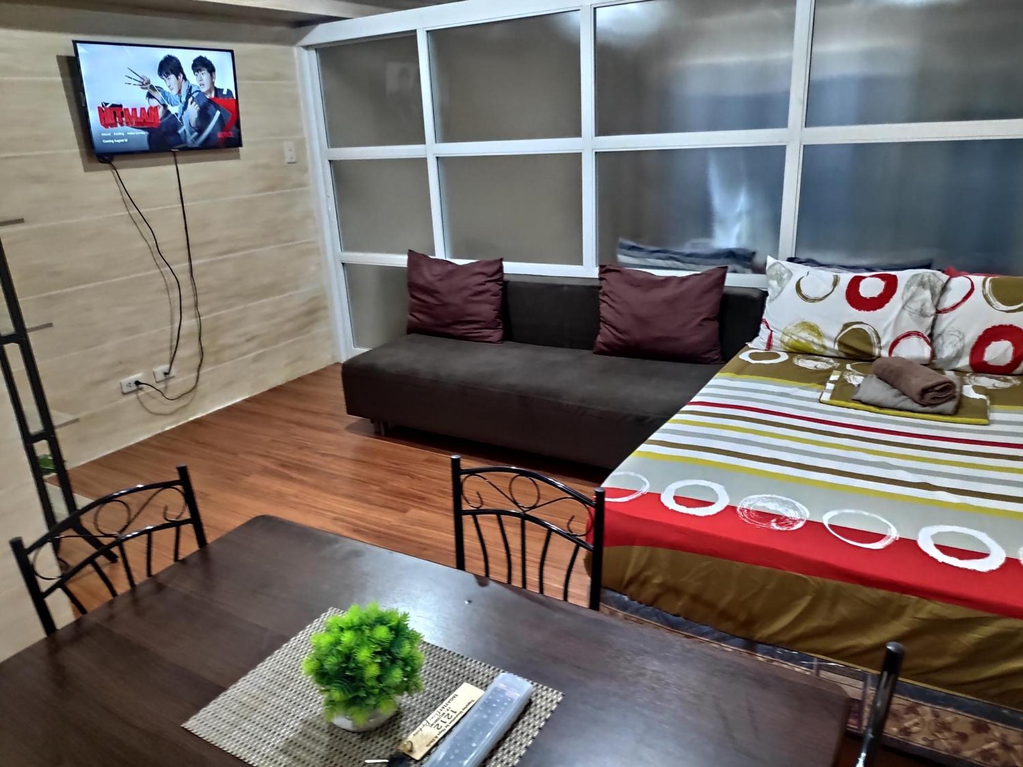 Tagaytay Staycation By Naya And Darla W Free Swimming Pool, Wifi & Netflix Tagaytay City Esterno foto