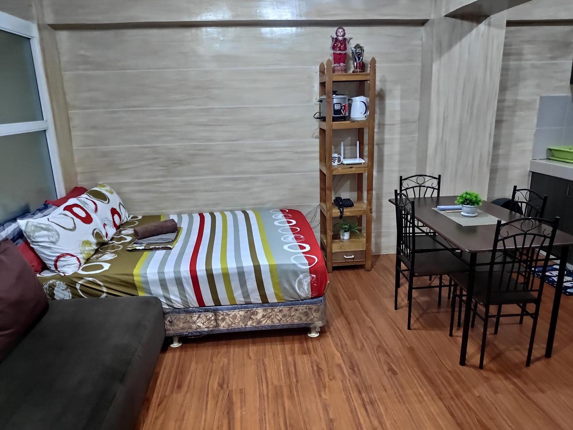 Tagaytay Staycation By Naya And Darla W Free Swimming Pool, Wifi & Netflix Tagaytay City Esterno foto