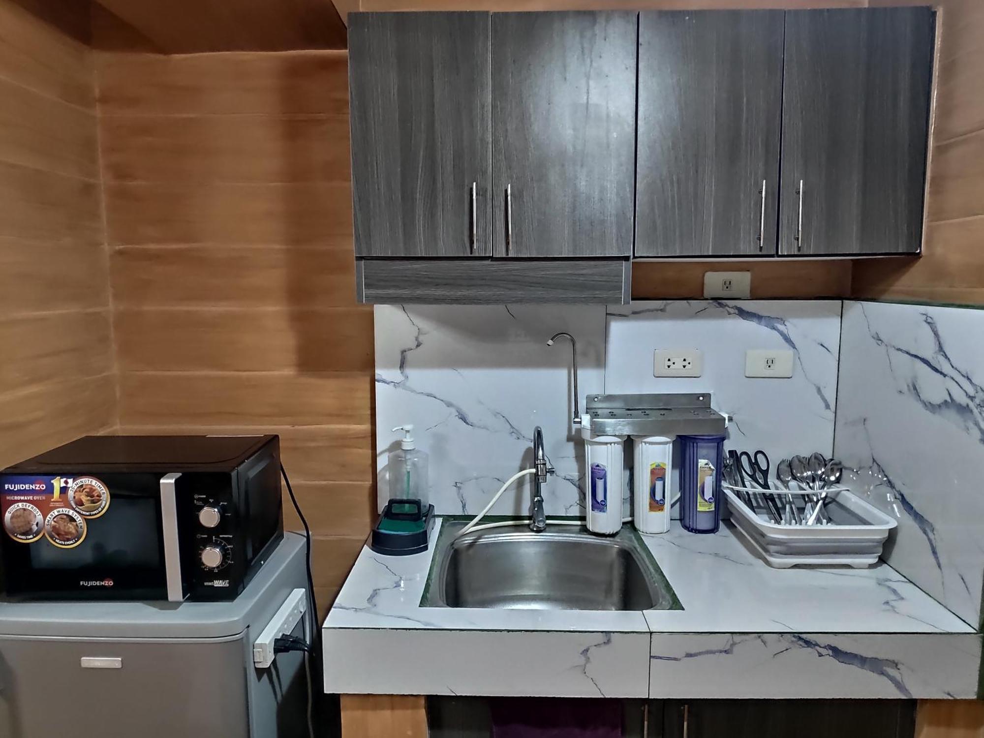 Tagaytay Staycation By Naya And Darla W Free Swimming Pool, Wifi & Netflix Tagaytay City Esterno foto