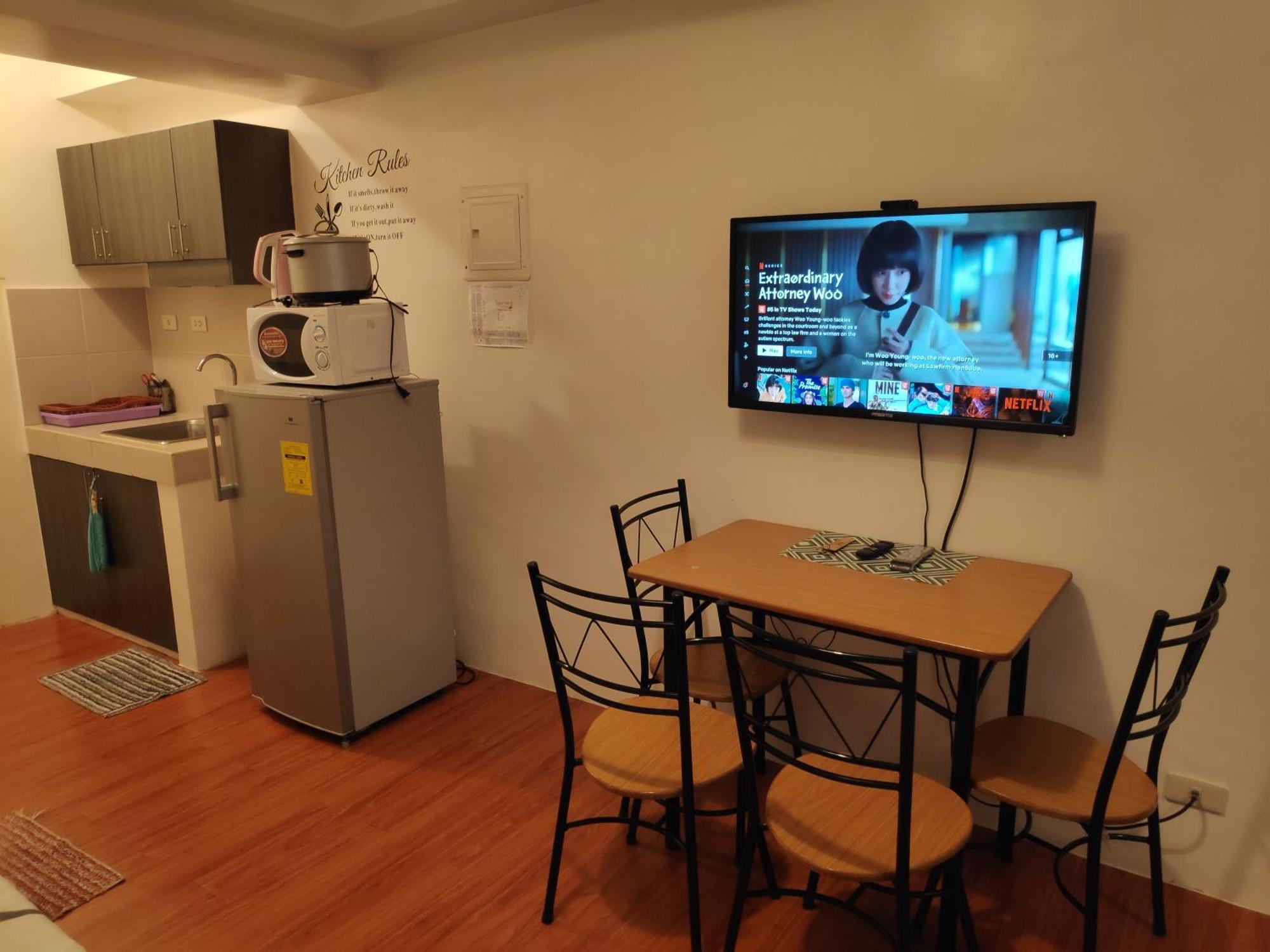 Tagaytay Staycation By Naya And Darla W Free Swimming Pool, Wifi & Netflix Tagaytay City Esterno foto